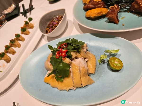 椒鹽排骨配茄子，沙姜嫩雞，大芥菜魚湯，簡單又美味嘅港式晚餐。...