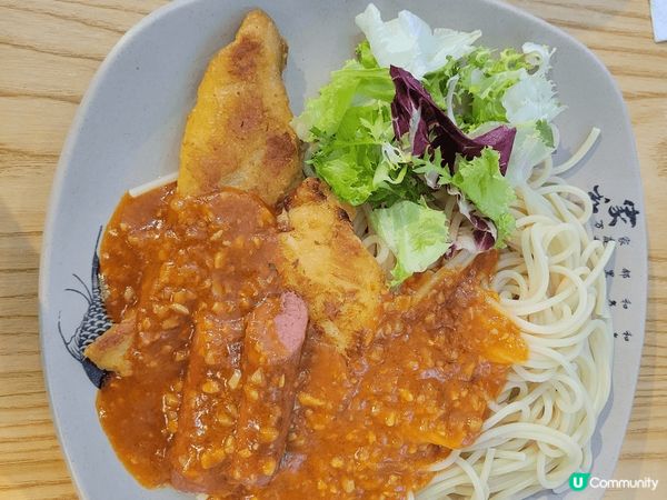 長洲日式裝横小店"漁子食堂"龍利香腸意粉，色香味俱全，好味道...