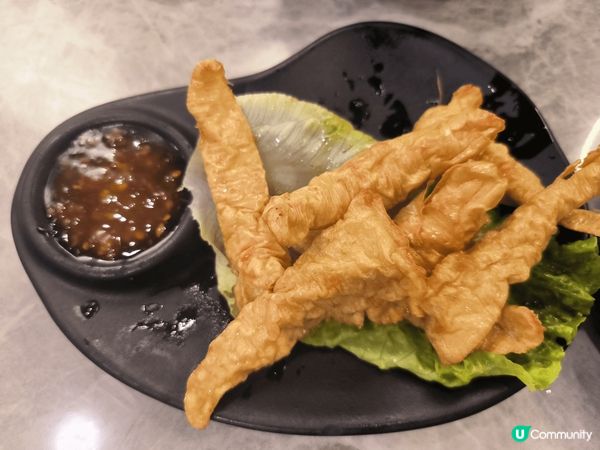 雲桂香米線的小食炸蝦條，細細條易入口，十分惹味，和朋友仔sh...