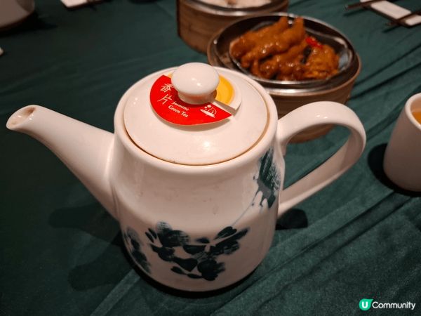 三兩知己約埋去飲茶，嘆吓一盅兩件，談天說地，時間好快就過去了...