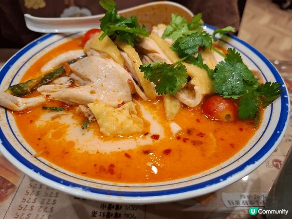 沙田廣場紅茶冰室嘅冬陰功海南雞米線，真係好好味，雞肉多，湯底...