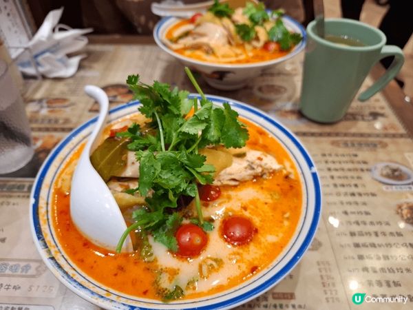 沙田廣場紅茶冰室嘅冬陰功海南雞米線，真係好好味，雞肉多，湯底...