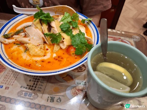 沙田廣場紅茶冰室嘅冬陰功海南雞米線，真係好好味，雞肉多，湯底...