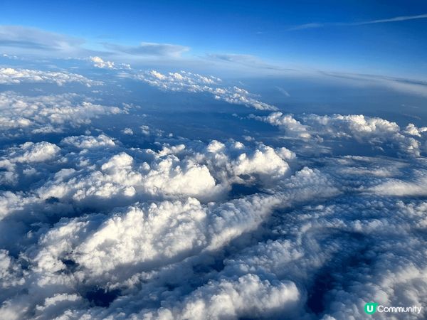 雲朵上的夕陽，搭飛機從意大利機場起飛時剛剛好遇上日落，趁機拍...