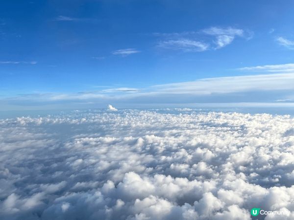 雲朵上的夕陽，搭飛機從意大利機場起飛時剛剛好遇上日落，趁機拍...