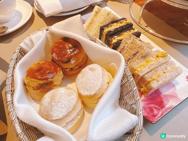 今次去咗文華東方酒店食個afternoon tea，以甜食為...