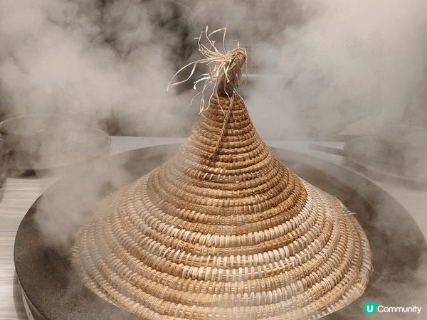 此餐廳攝於深圳鲜潭蒸汽石锅鱼(中航城君尚店), 最神奇的是江...