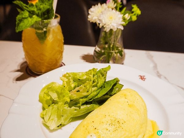位於中環擺花街的新法式小餐館LALA，由Louise前行政總...