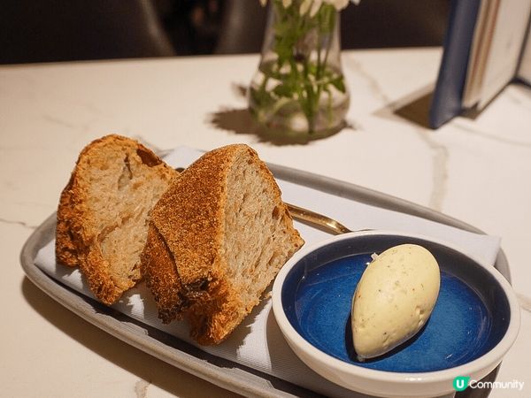 位於中環擺花街的新法式小餐館LALA，由Louise前行政總...