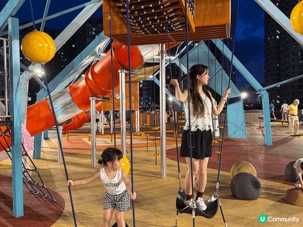 沙田新城市廣場對出有個大型露天恐龍公園