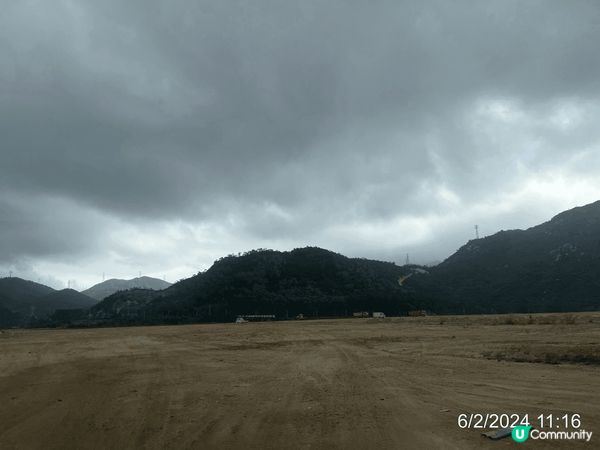 青山綠水，蓝天白雲，湖江山水。