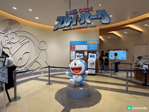 北海道新千歲機場，一定到國內線行！最開心有多啦A夢主題遊玩館...