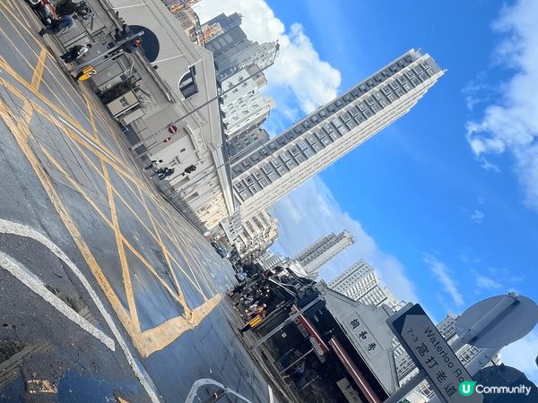 油麻地果欄係香港一個好有歷史嘅水果批發市場，喺1913年落成...