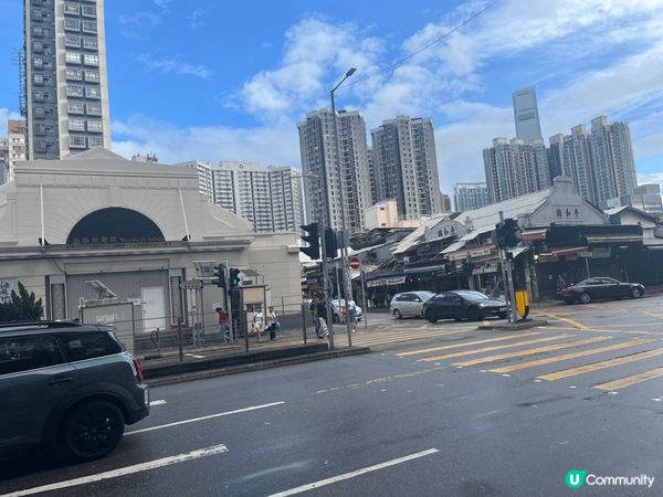 油麻地果欄係香港一個好有歷史嘅水果批發市場，喺1913年落成...