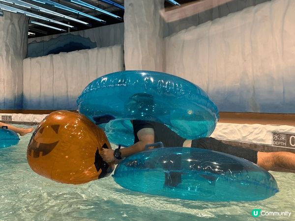 同朋友爽玩水上樂園！萬聖節好多南瓜氣球喺漂流河又去過玩 水上...