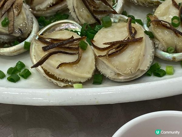 我們在天水圍德馨盛宴酒樓吃晚飯慶祝父親節，之前已預訂了十二位...