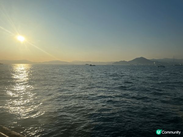 堅尼地城海傍，打卡熱點，好似去咗外國咁一望無際嘅海景！
