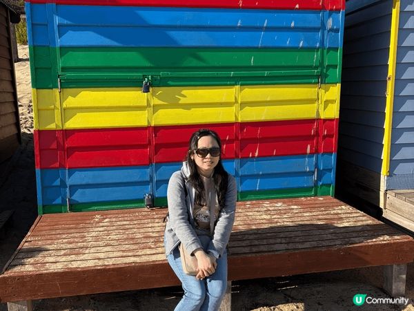 位於墨爾本的布萊頓沙灘，除了有水清沙幼，水天一色的絕美的沙灘...