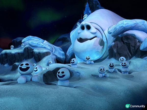 我會推介香港迪士尼，新園區魔雪奇緣Frozen⛄️好啱夏天去...