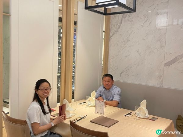 中環商場片皮鴨，私人空間🩷