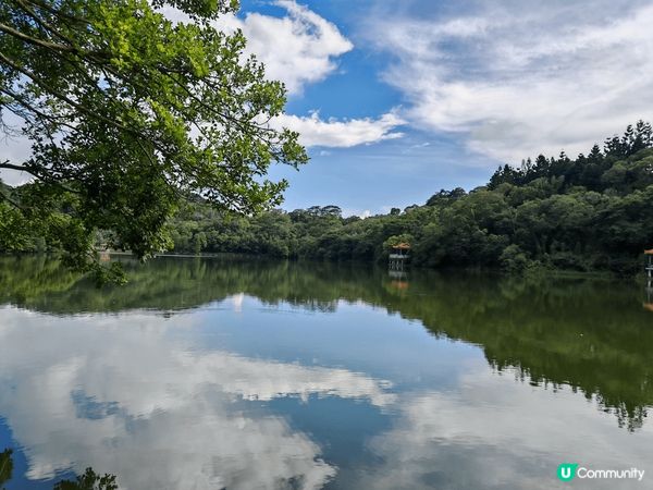 珠海是一個 活動的城市充滿動力的城市, 食玩住都平, 深圳嘅...