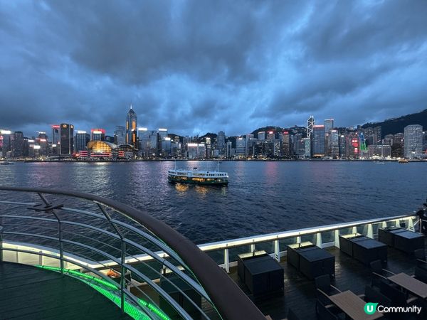 維港遊的「海上酒吧」體驗超驚喜！酒水種類超齊全，從經典調酒到...