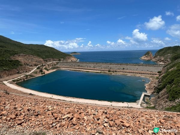 雖然天氣熱又曬，但係都無阻我同同事去行山！由巴士站一落車就步...