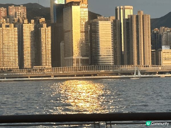 由紅磡海濱花園（長廊）往尖沙咀海傍散步，沿途有紅磡都市公園，...