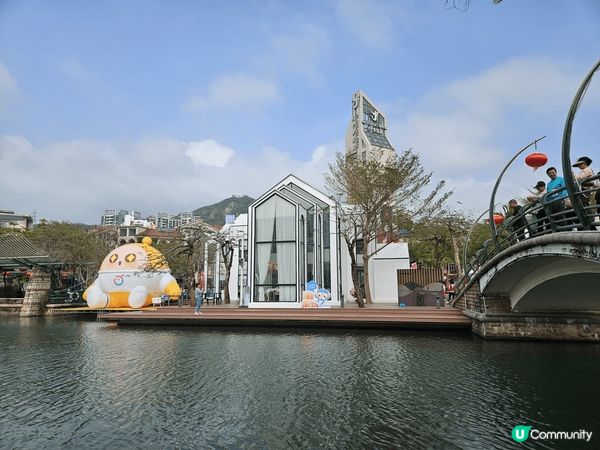 深圳的栖息圖書館，臨湖而建，旨在“以書為媒、詩意栖息”。外內...