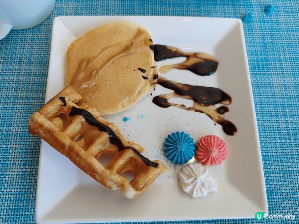 蜆港海灘，正到極点，在日光下做瑜珈，更是得到最佳效果（減肥）...