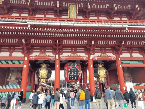 東京淺草寺真係好好玩，除咗建築好睇，仲有好多野買，例如係人形...