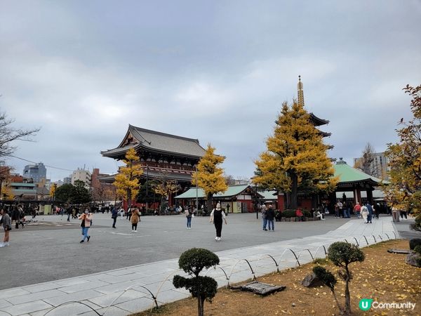 東京淺草寺真係好好玩，除咗建築好睇，仲有好多野買，例如係人形...