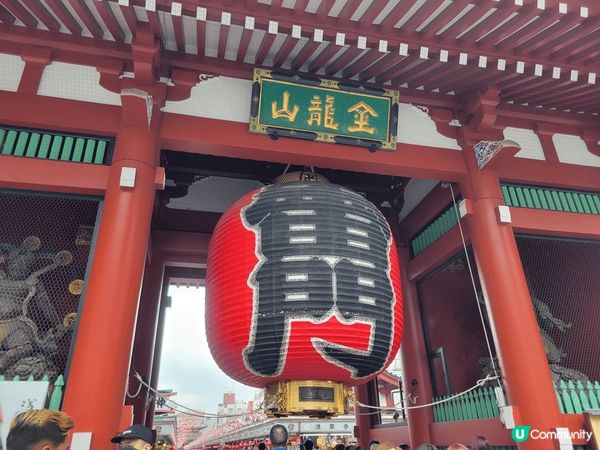 東京淺草寺真係好好玩，除咗建築好睇，仲有好多野買，例如係人形...