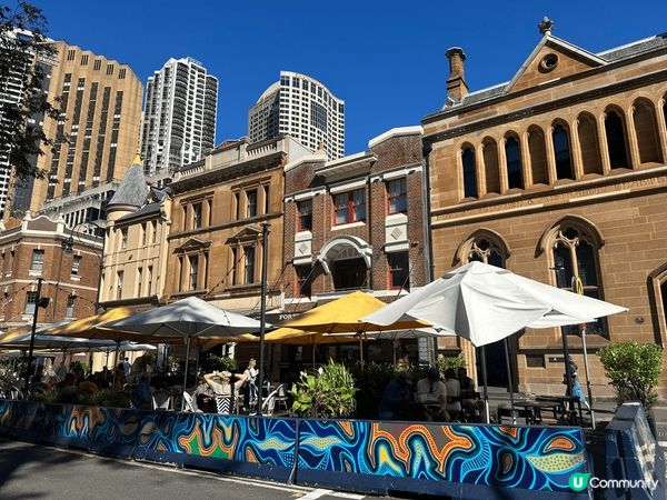 The Rocks Market係悉尼其中一個特色嘅週末市集...