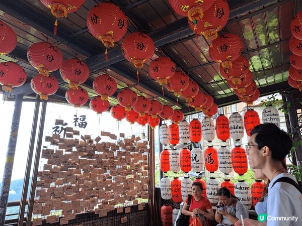 拍攝地點於台北九份，天氣很好，陽光普照，風景怡人，而且有很多...