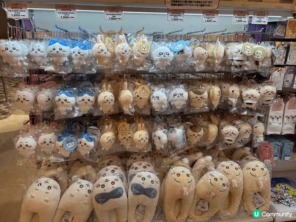 東京最多Chiikawa賣，很多地方都有他們的蹤影，我自己比...