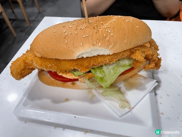 柴灣的澤記食堂，一直也非常欣賞他們的超級巨形魚柳包，除了si...