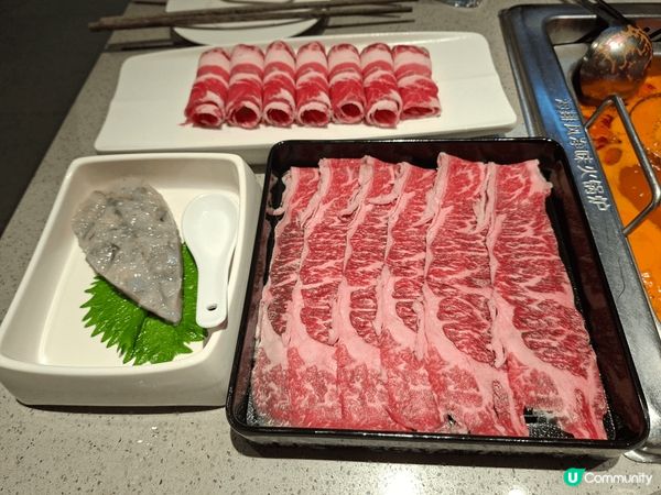 我最中意食海底撈既花膠雞湯底，每次黎都必得咁，落料前一定先飲...