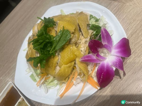 呢一間餐廳叫做「金滿象正宗泰國菜」，位於太子與旺角交界，係由...
