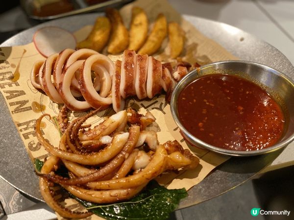 喜歡到不同的地方享受美食， 打卡和朋友分享，互相交流， 記錄...