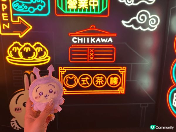 惡魔兔與霓虹燈牌，帶着大眼兔晴天兔去旅行，排了8小時買到的達...