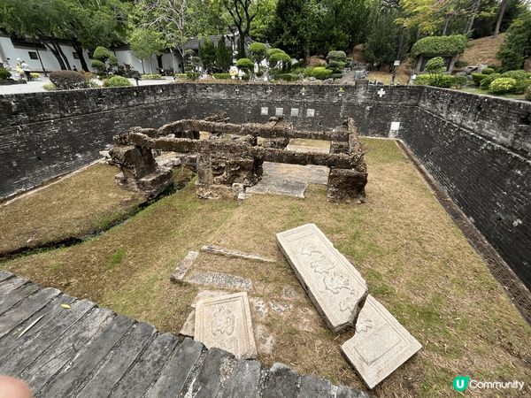 位於九龍城的九龍城寨公園，好值得去嘅地方，可以了解以前九龍城...