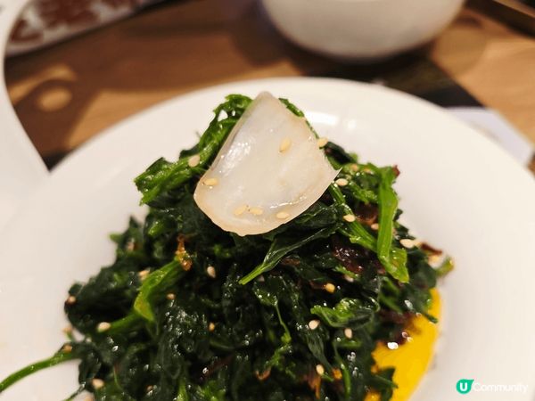 陝西小吃老碗會，點了肉夾饃，寬帶麵凉麵，灰灰菜，烤羊肉串，烤...