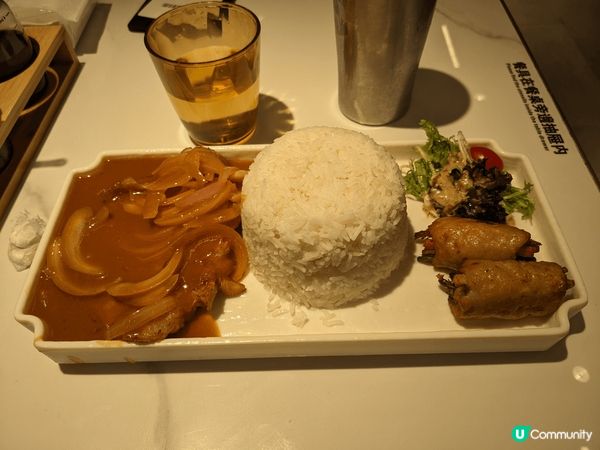 今日簡簡單單同同事去紅茶冰室食快餐lunch，大家都食豬扒，...