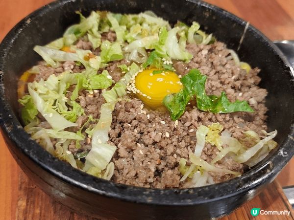 牛肉石鍋拌飯$130夠晒「鑊氣」，底層鍋巴脆卜卜，牛肉粒嫩同...