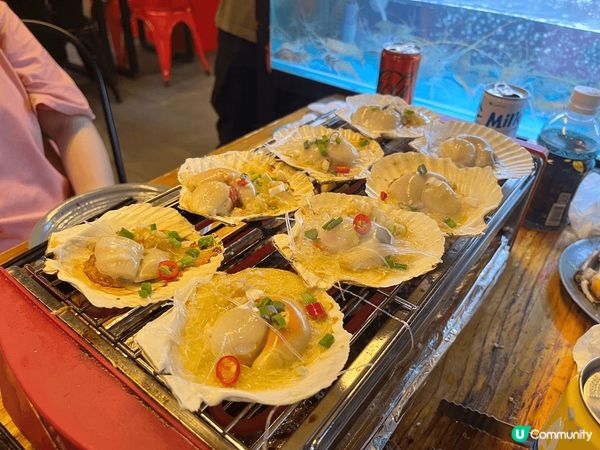 嘩！生猛大蝦呀！嘩！新鮮帶子呀！岩岩考完試，當然要擦餐勁啦！...