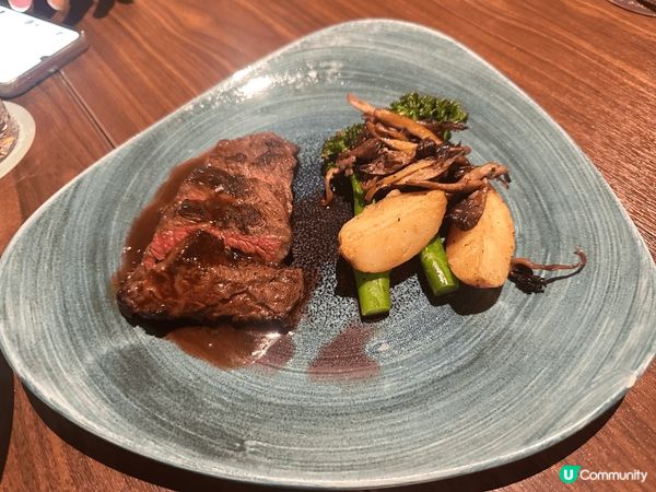 今次同老公食左呢個多國菜，幾好食呀，位置中環，方便同環境唔錯...