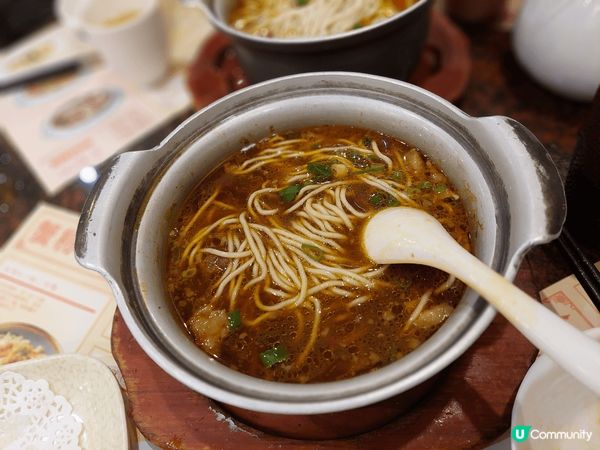 夏麵館的上海菜式多樣化，不論前菜、主食和點心都十分出色，雞絲...