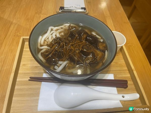 今日胃口唔係咁好，所以去公司附近嘅康怡健康工房食得清啲！揀咗...