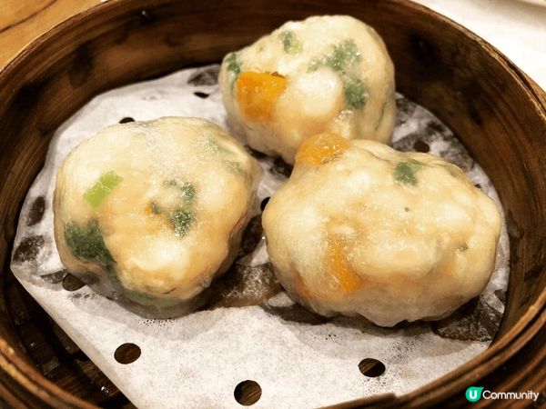 茶皇殿- 杏汁花膠灌湯餃夠誠意，椰皇雙皮奶熱辣辣惹味，其他點...